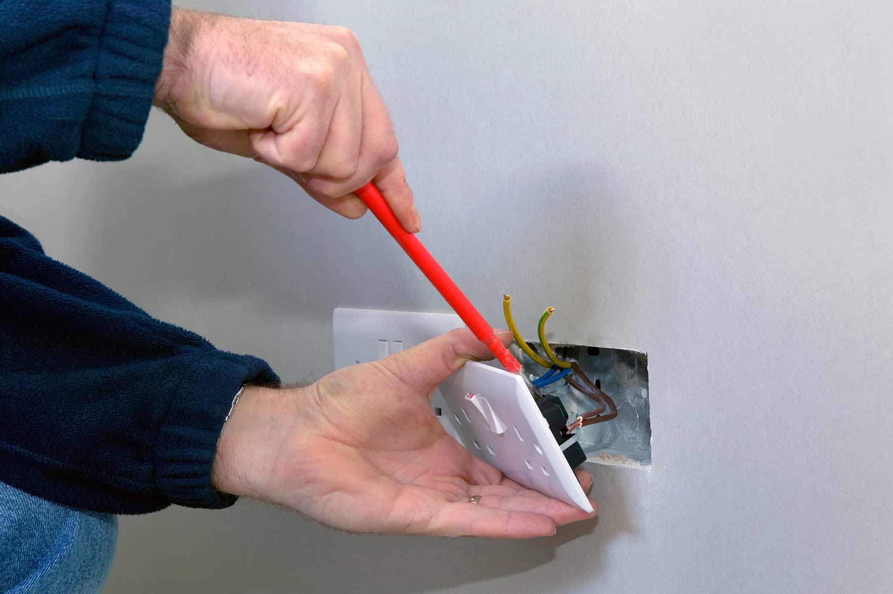 Our electricians can install plug sockets for domestic and commercial proeprties in Brockley and the local area. 